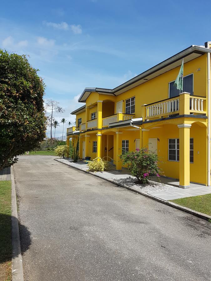 Piarco Village Suites Bagian luar foto